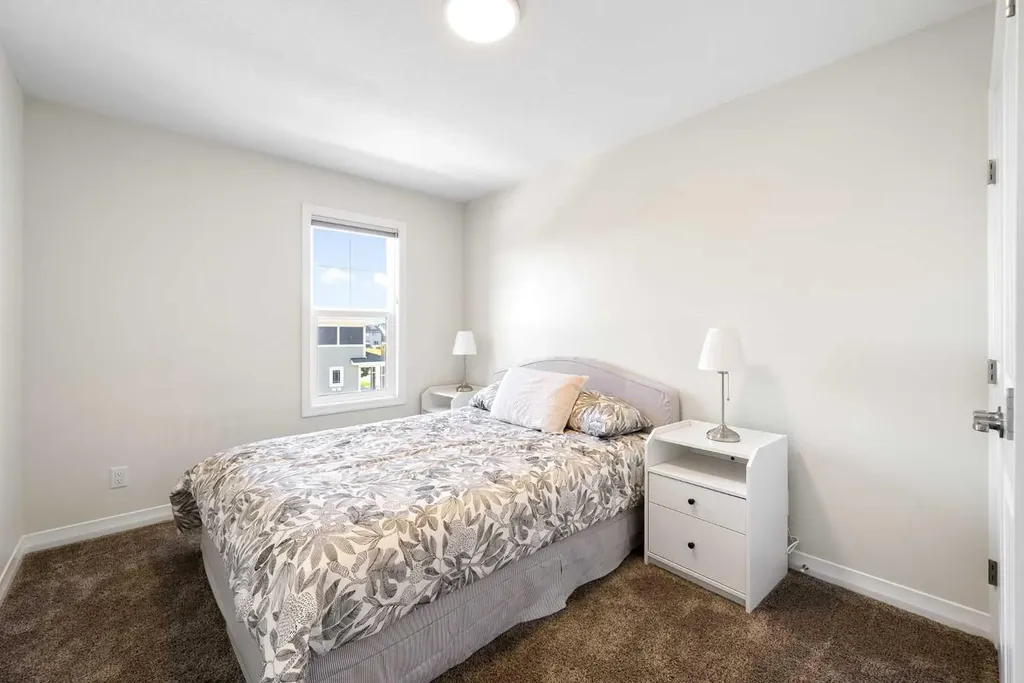 31 Magnolia Grove SE Calgary AB T3M 3T2