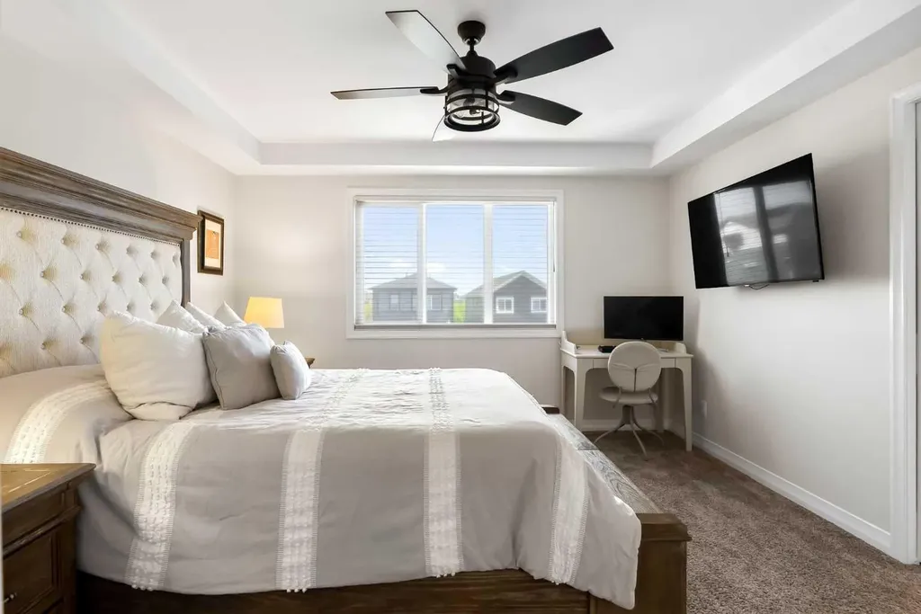 31 Magnolia Grove SE Calgary AB T3M 3T2
