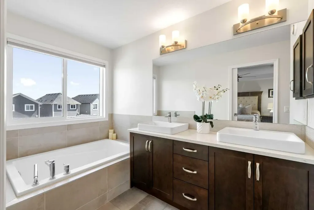 31 Magnolia Grove SE Calgary AB T3M 3T2