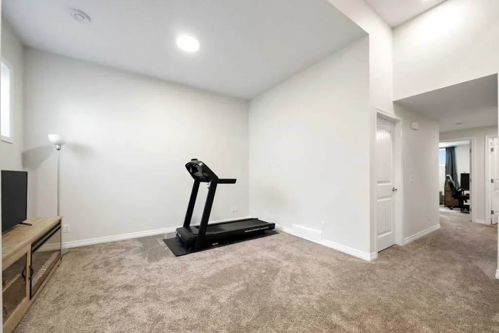 31 Magnolia Grove SE Calgary AB T3M 3T2