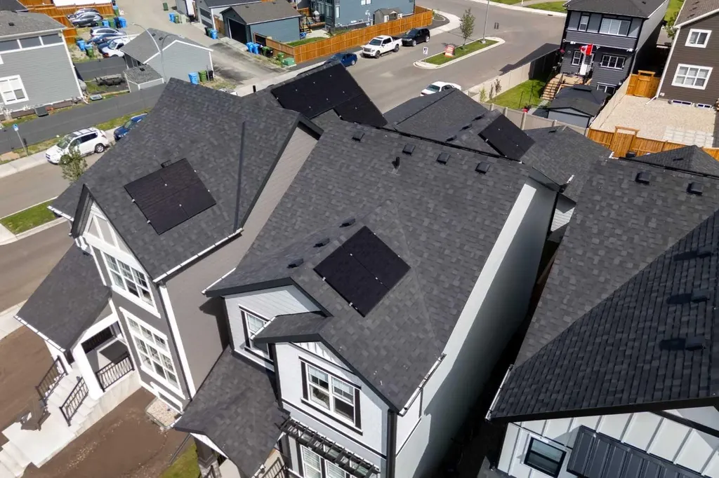 31 Magnolia Grove SE Calgary AB T3M 3T2