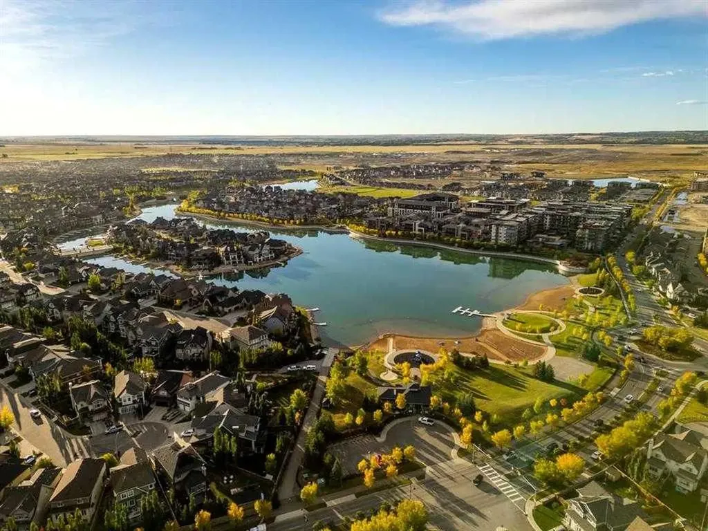 31 Magnolia Grove SE Calgary AB T3M 3T2