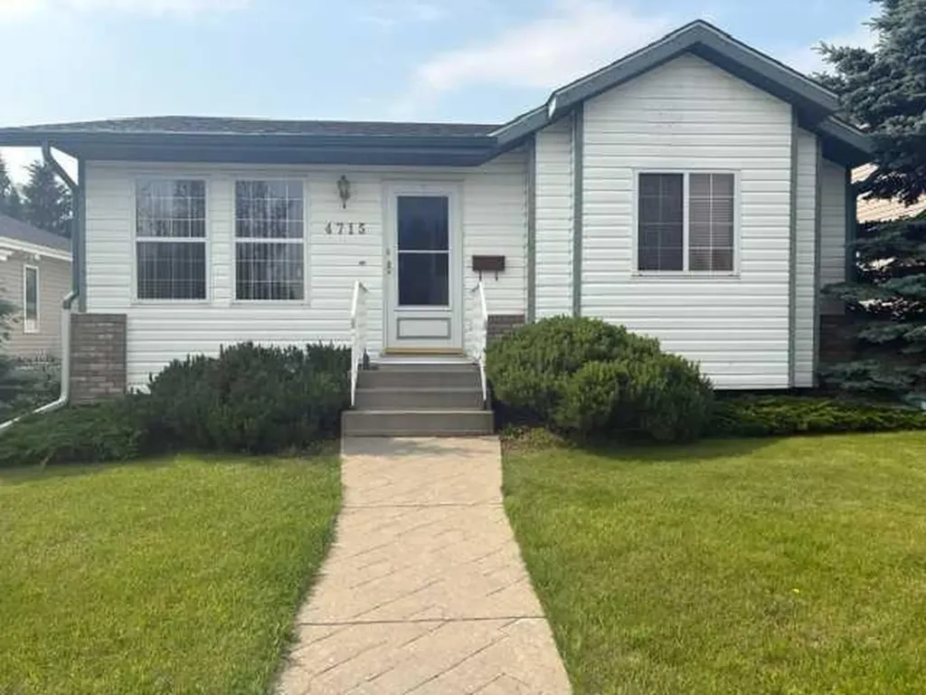 4715 55 Avenue Lacombe AB T4L 1T7