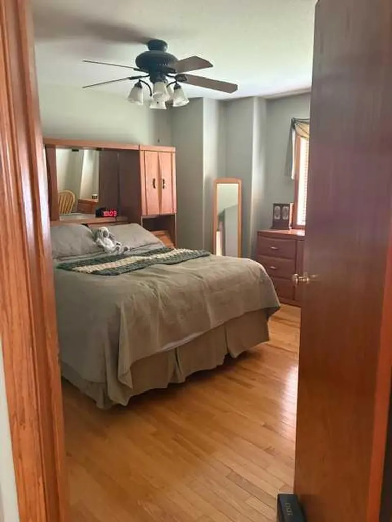 4715 55 Avenue Lacombe AB T4L 1T7