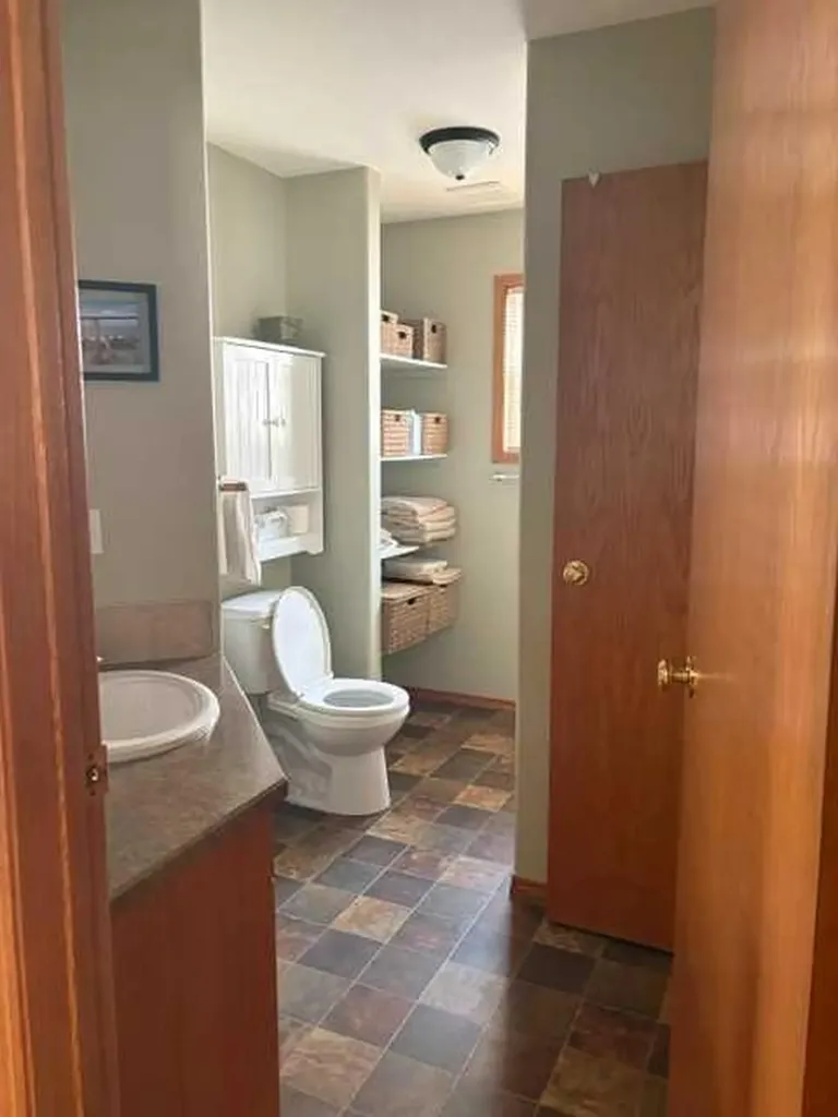 4715 55 Avenue Lacombe AB T4L 1T7