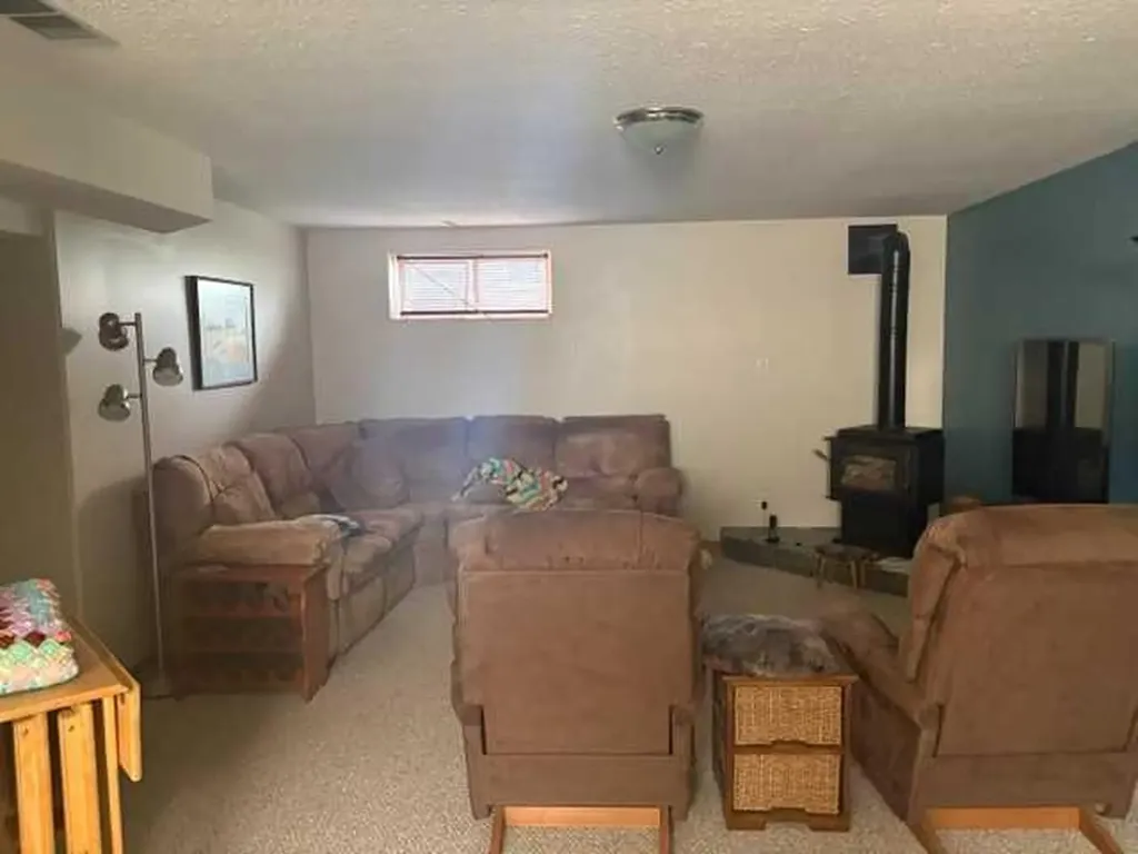 4715 55 Avenue Lacombe AB T4L 1T7
