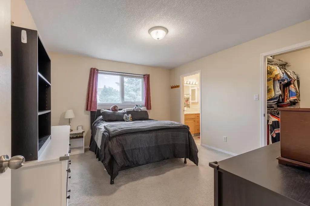 568 Heritage Boulevard W Lethbridge AB T1K7S4