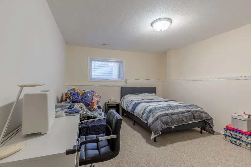 568 Heritage Boulevard W Lethbridge AB T1K7S4