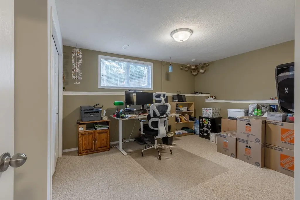568 Heritage Boulevard W Lethbridge AB T1K7S4