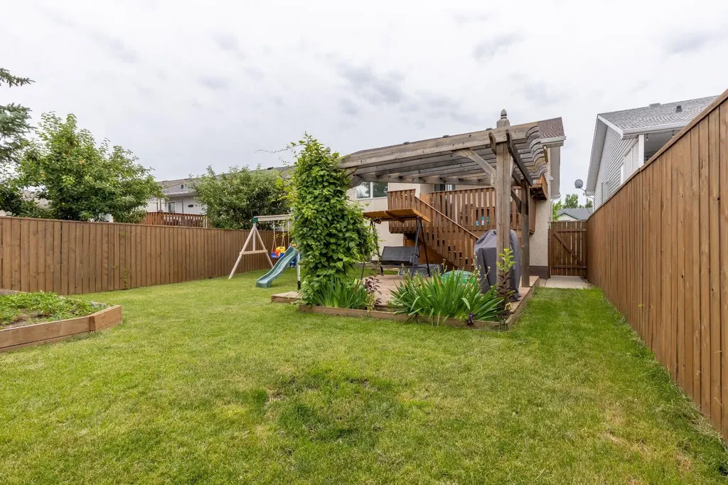 568 Heritage Boulevard W Lethbridge AB T1K7S4