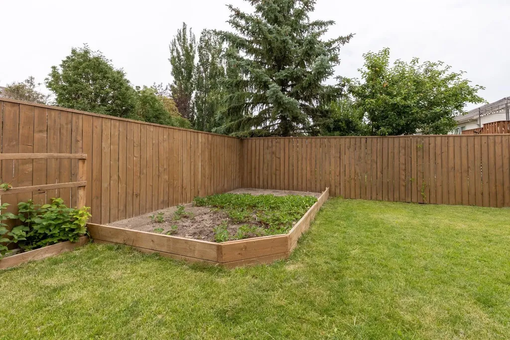568 Heritage Boulevard W Lethbridge AB T1K7S4