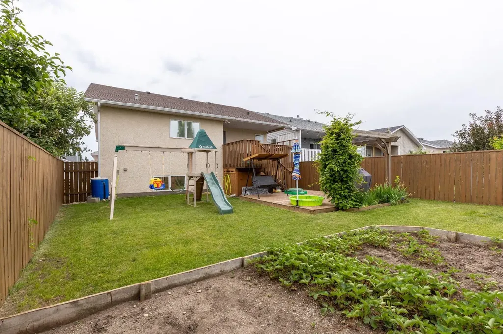 568 Heritage Boulevard W Lethbridge AB T1K7S4