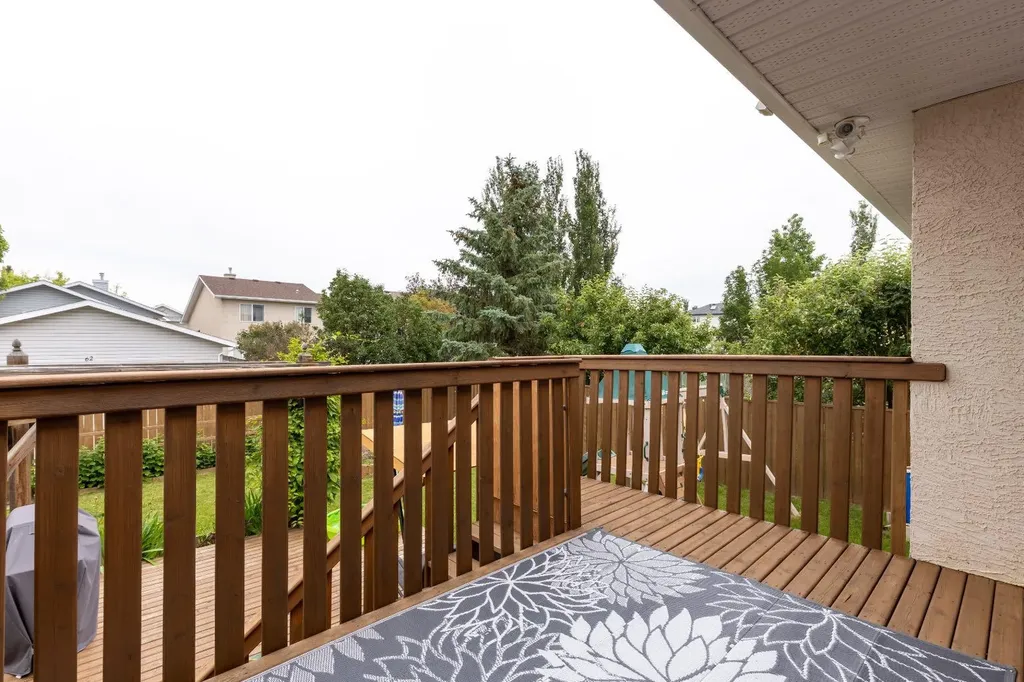 568 Heritage Boulevard W Lethbridge AB T1K7S4
