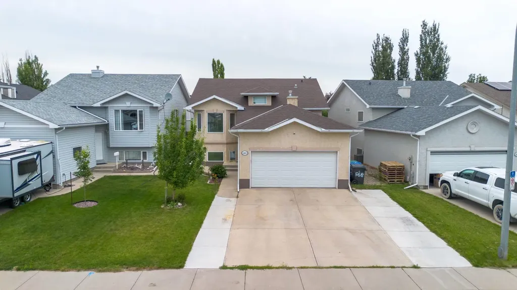 568 Heritage Boulevard W Lethbridge AB T1K7S4