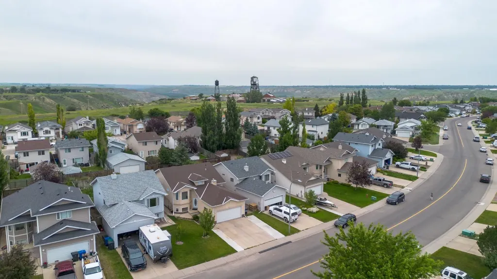 568 Heritage Boulevard W Lethbridge AB T1K7S4