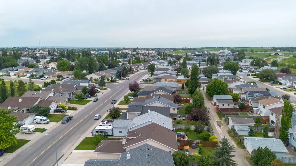 568 Heritage Boulevard W Lethbridge AB T1K7S4