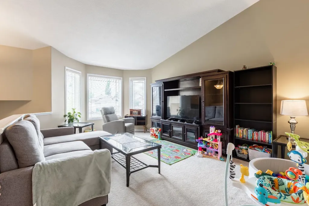 568 Heritage Boulevard W Lethbridge AB T1K7S4