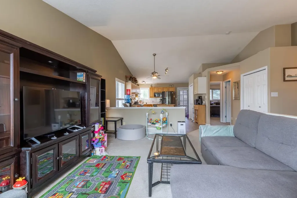 568 Heritage Boulevard W Lethbridge AB T1K7S4