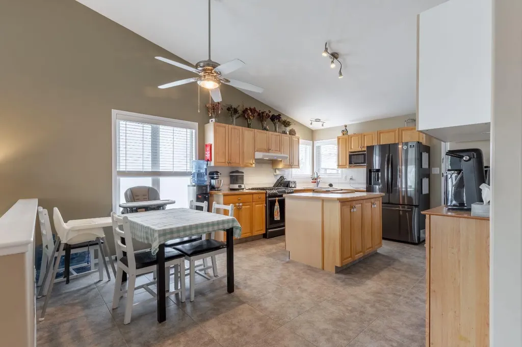 568 Heritage Boulevard W Lethbridge AB T1K7S4