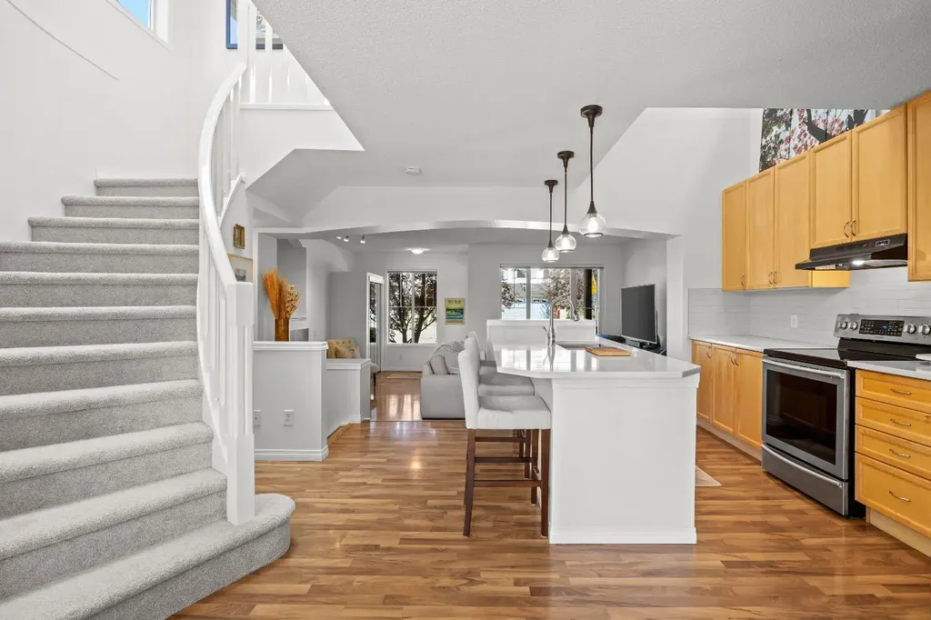 393 Tuscany Drive NW Calgary AB T3L 3C9