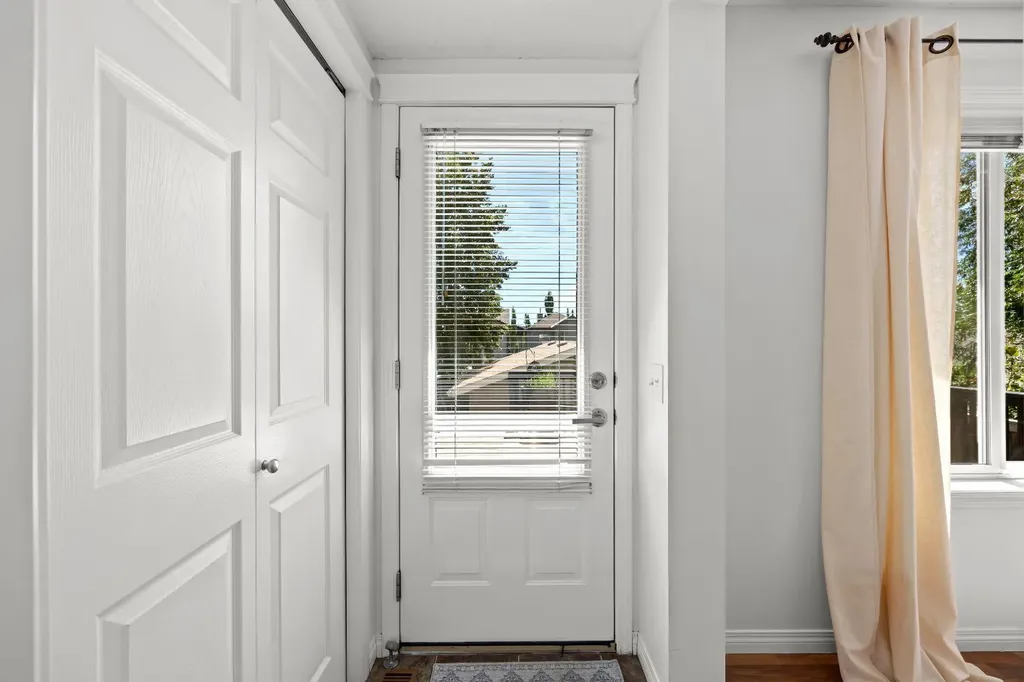 393 Tuscany Drive NW Calgary AB T3L 3C9