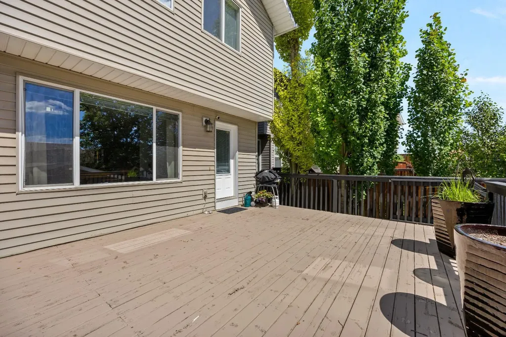 393 Tuscany Drive NW Calgary AB T3L 3C9