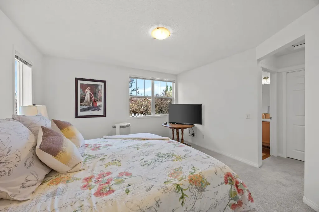 393 Tuscany Drive NW Calgary AB T3L 3C9
