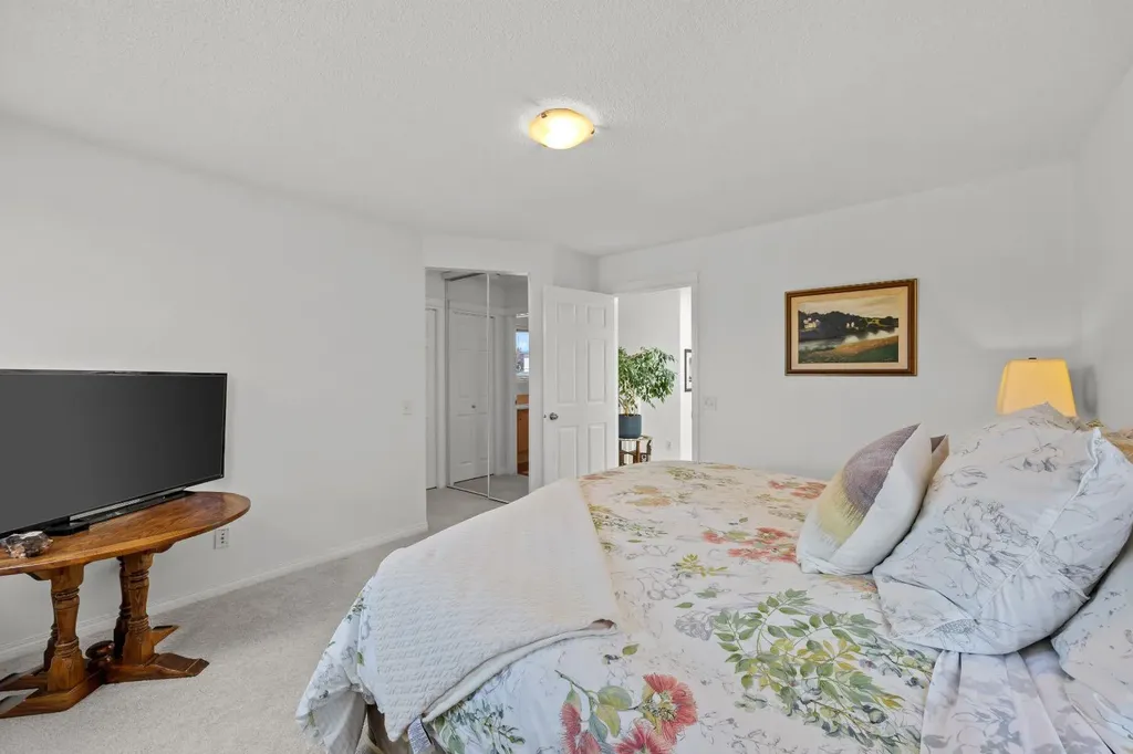 393 Tuscany Drive NW Calgary AB T3L 3C9