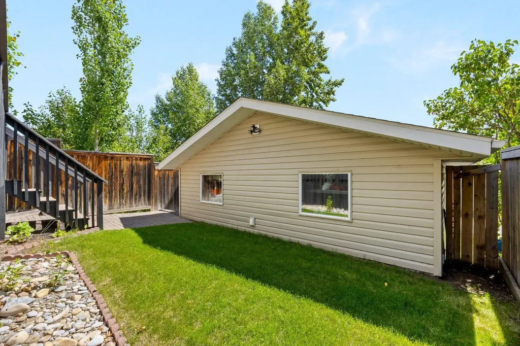 393 Tuscany Drive NW Calgary AB T3L 3C9