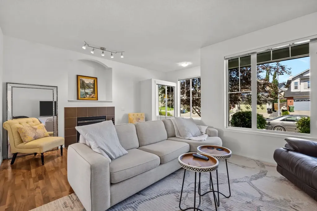 393 Tuscany Drive NW Calgary AB T3L 3C9