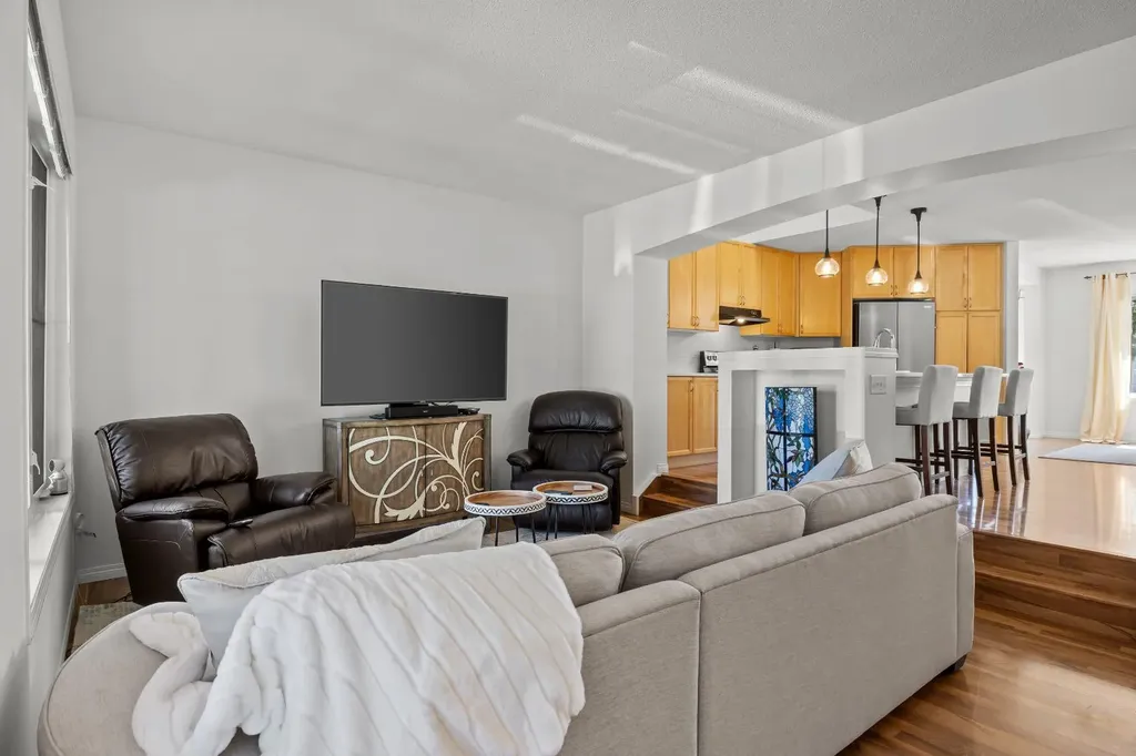 393 Tuscany Drive NW Calgary AB T3L 3C9