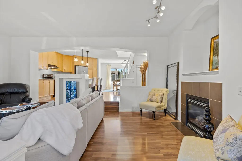 393 Tuscany Drive NW Calgary AB T3L 3C9