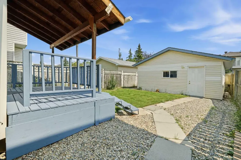66 Arbour Wood Mews NW Calgary AB T3G 4B6