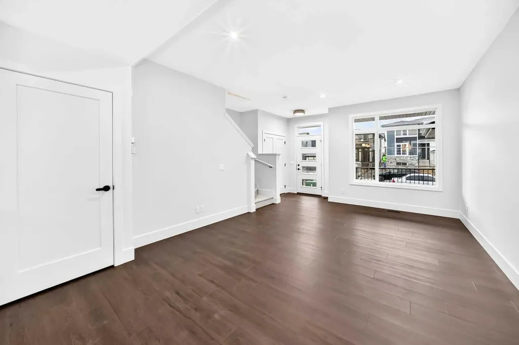 2445 Creeker Lane Airdrie AB T4B 5Z7