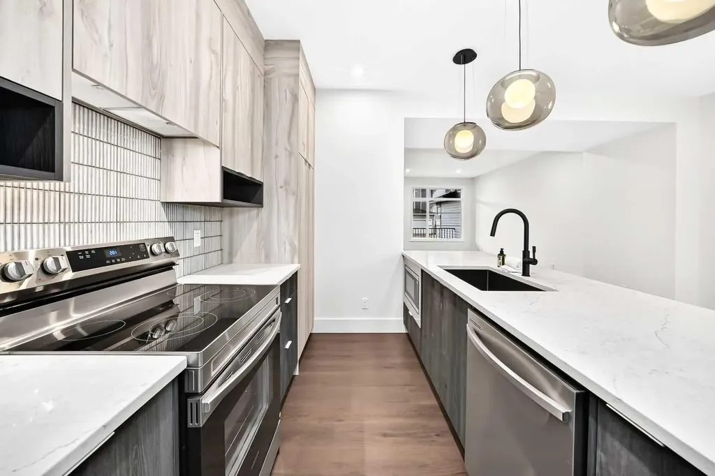 2445 Creeker Airdrie AB T4B 5Z7