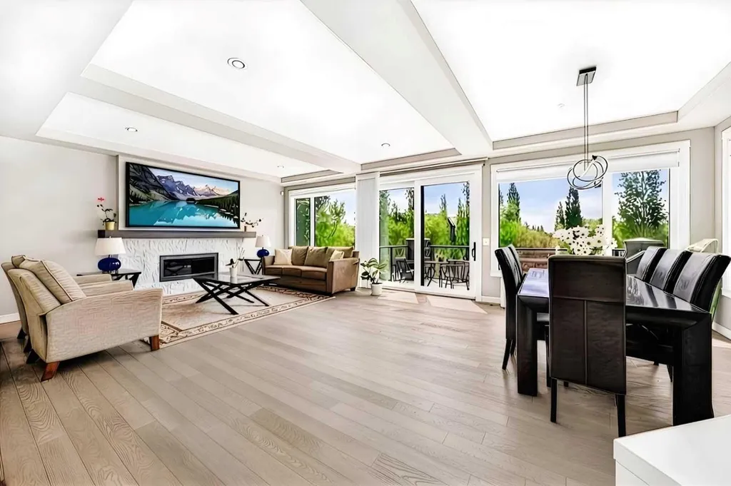 33 Aspen Summit Circle SW Calgary AB T3H 0Z7