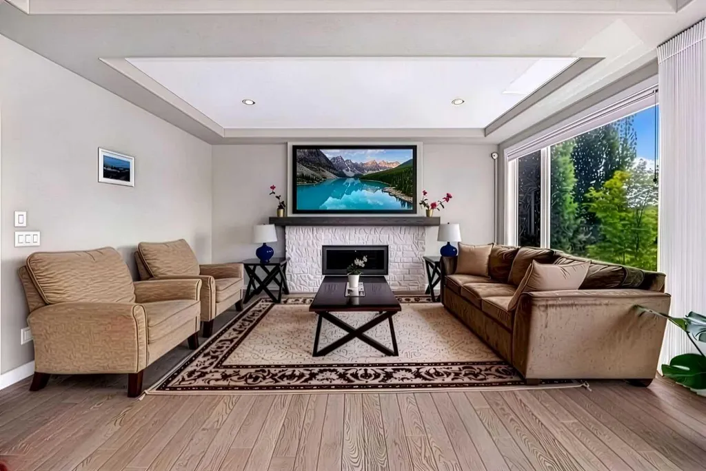 33 Aspen Summit Circle SW Calgary AB T3H 0Z7