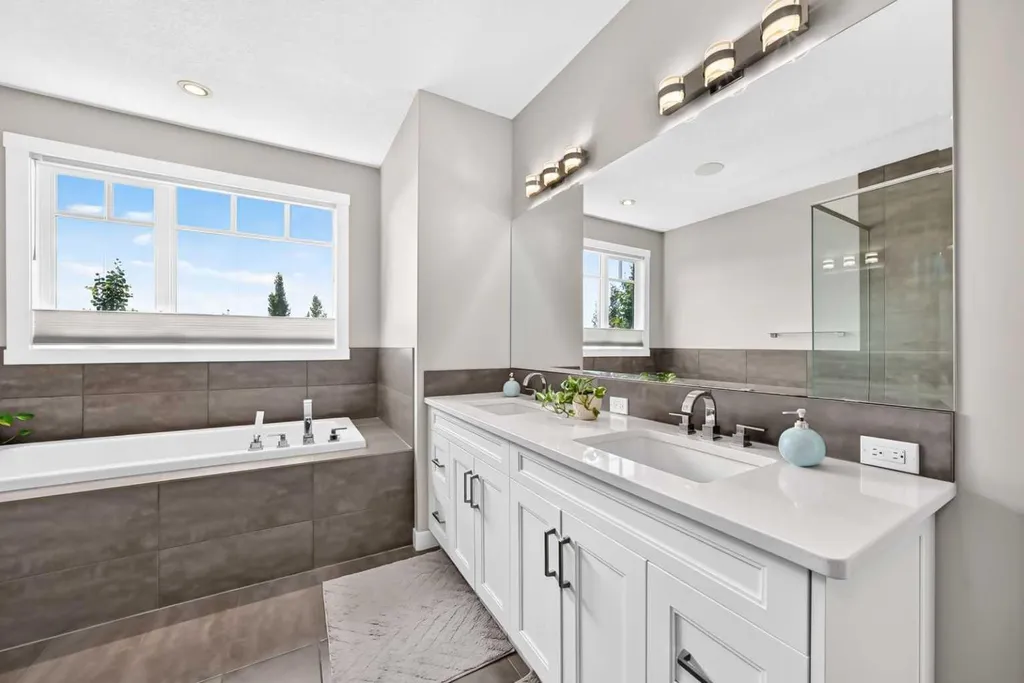 33 Aspen Summit Circle SW Calgary AB T3H 0Z7