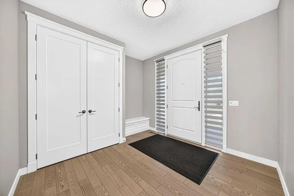 33 Aspen Summit Circle SW Calgary AB T3H 0Z7