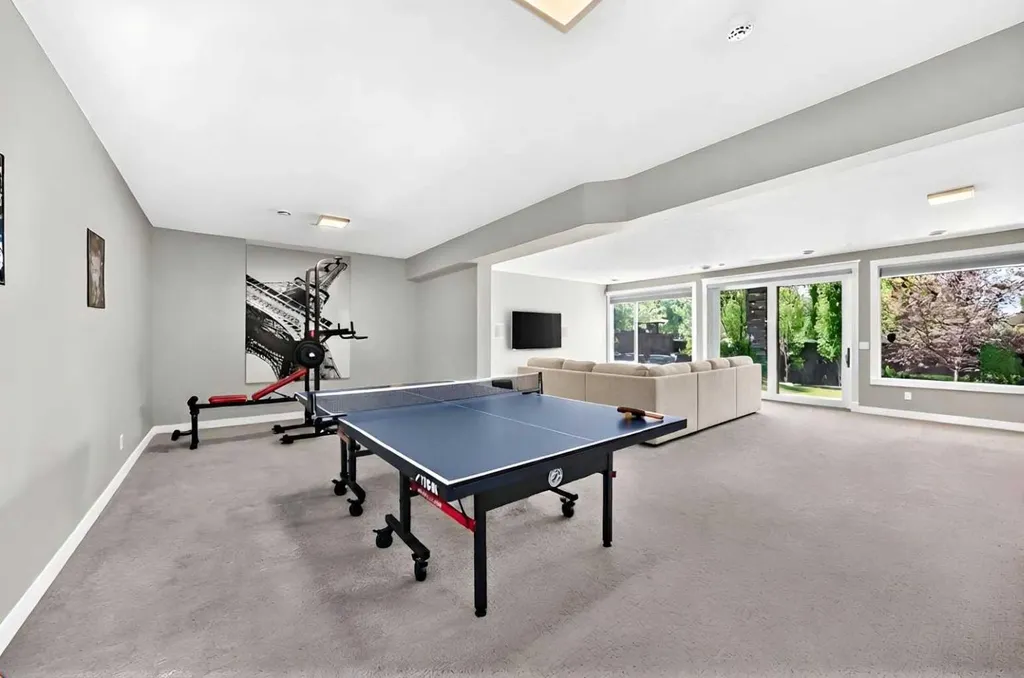 33 Aspen Summit Circle SW Calgary AB T3H 0Z7