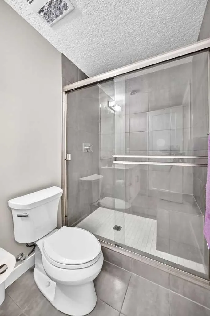 33 Aspen Summit Circle SW Calgary AB T3H 0Z7