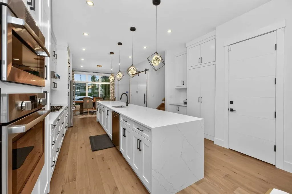 219 18 Avenue NE Calgary AB T2E 1N3