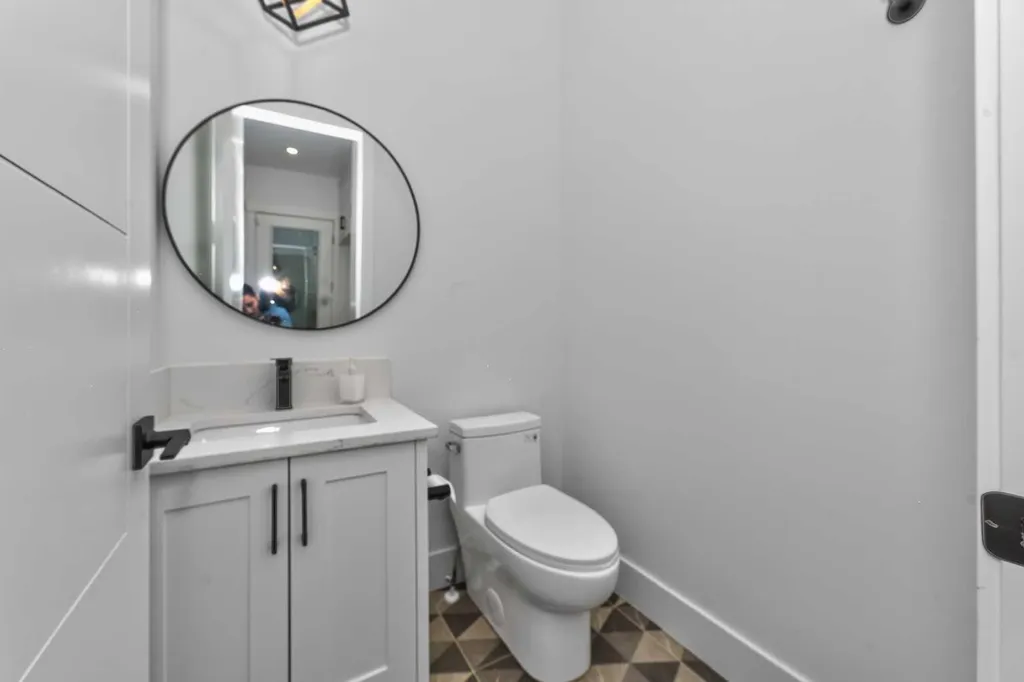 219 18 Avenue NE Calgary AB T2E 1N3