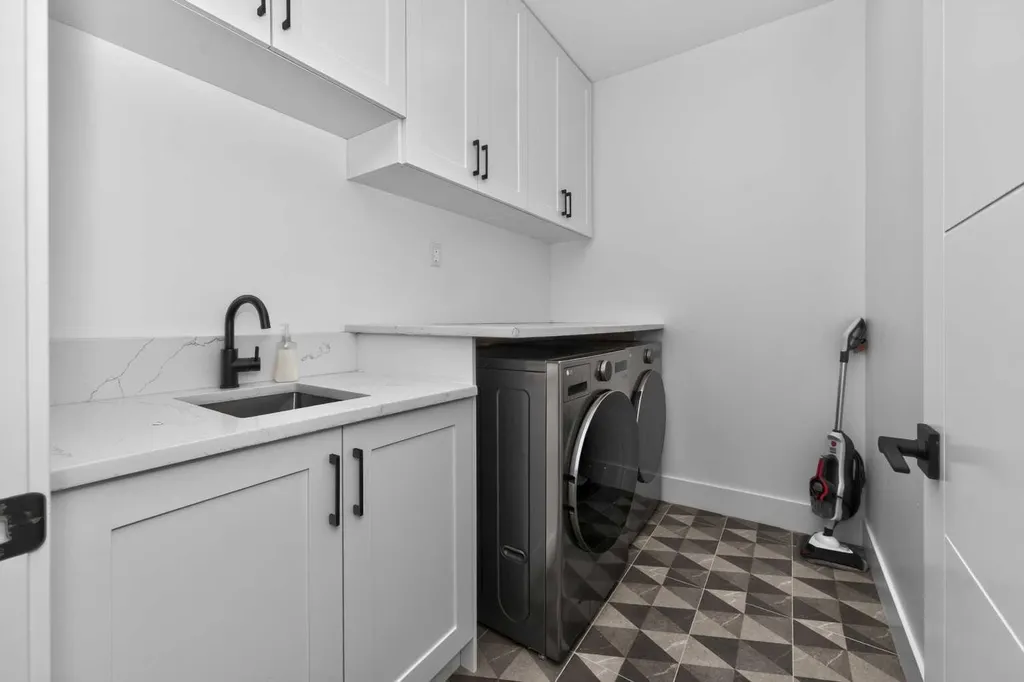 219 18 Avenue NE Calgary AB T2E 1N3