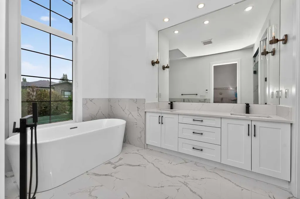 219 18 Avenue NE Calgary AB T2E 1N3