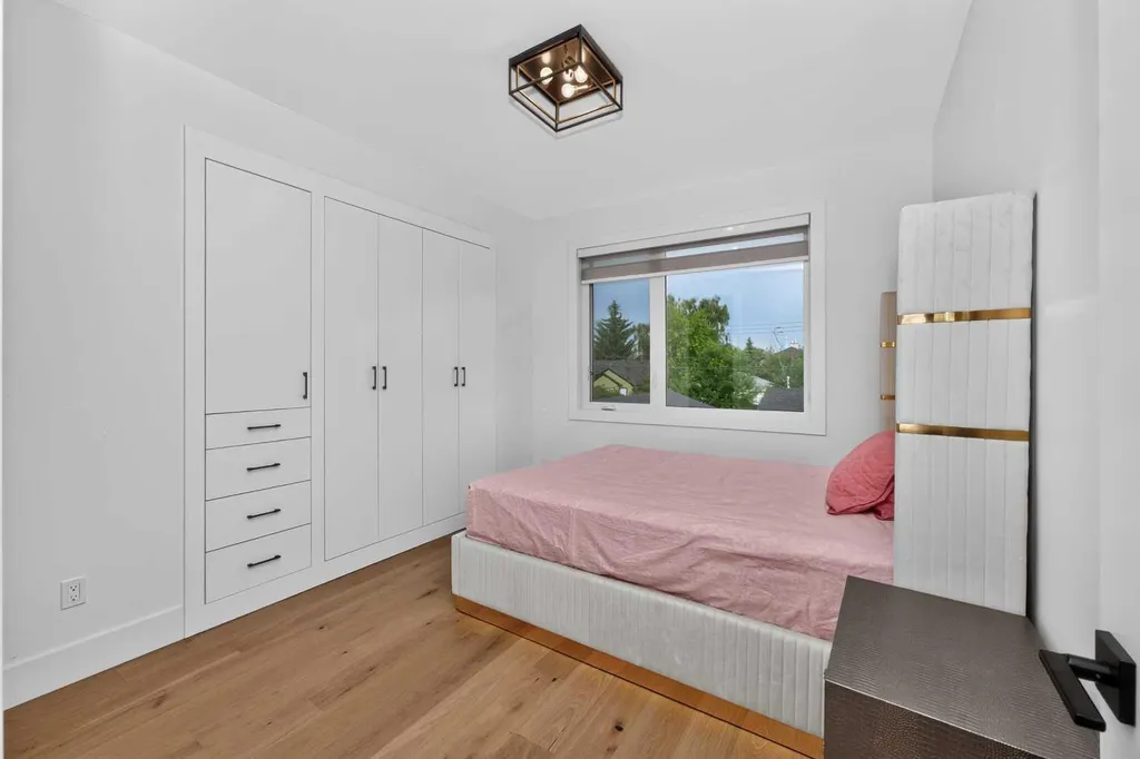 219 18 Avenue NE Calgary AB T2E 1N3
