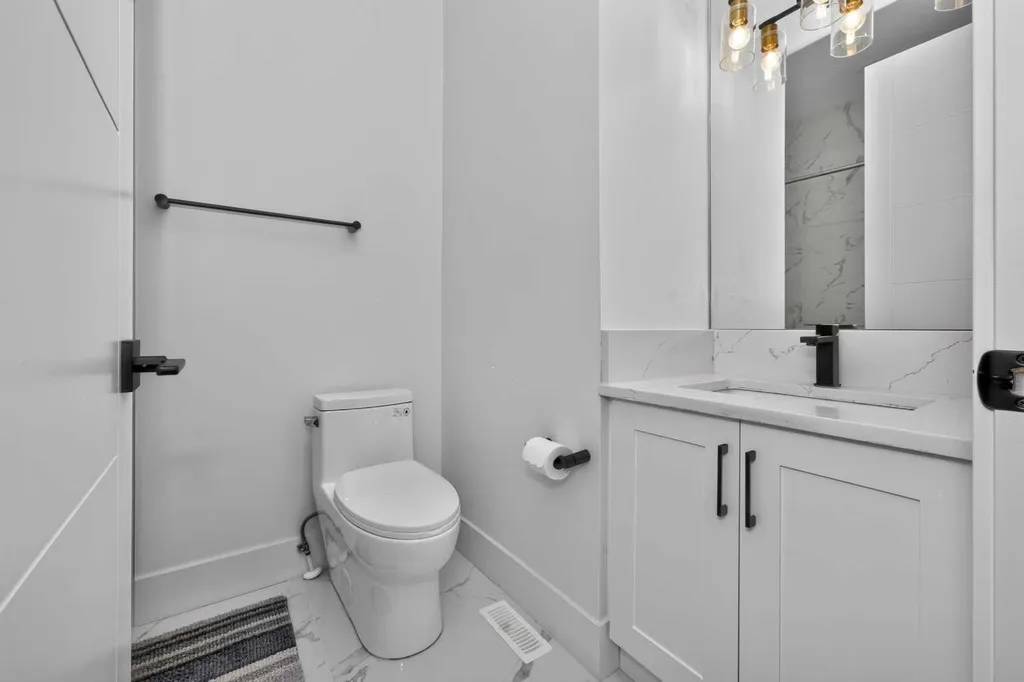 219 18 Avenue NE Calgary AB T2E 1N3