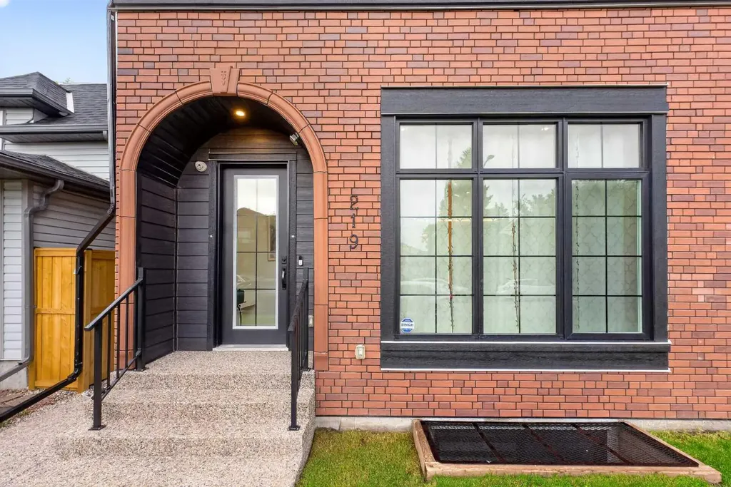 219 18 Avenue NE Calgary AB T2E 1N3
