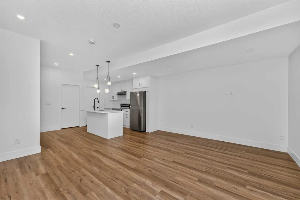 219 18 Avenue NE Calgary AB T2E 1N3