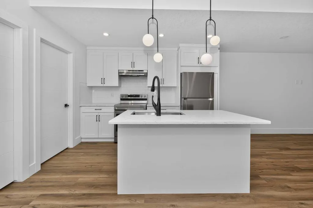 219 18 Avenue NE Calgary AB T2E 1N3